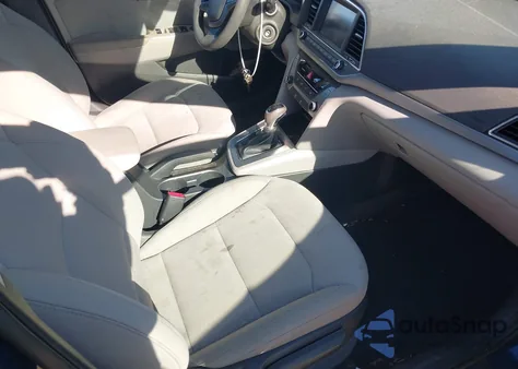 2017 Hyundai Elantra Se z USA, uszkodzony, nr VIN 5NPD84LF7HH136433